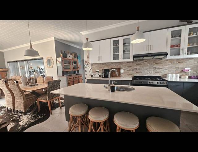 3 BEDROOM HOUSE FOR SALE IN ISLAND VIEW